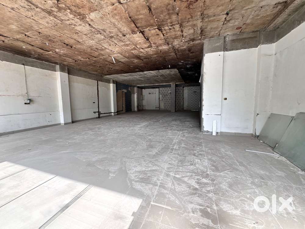 this is 2400 sqft main subhash road near CMI hospital