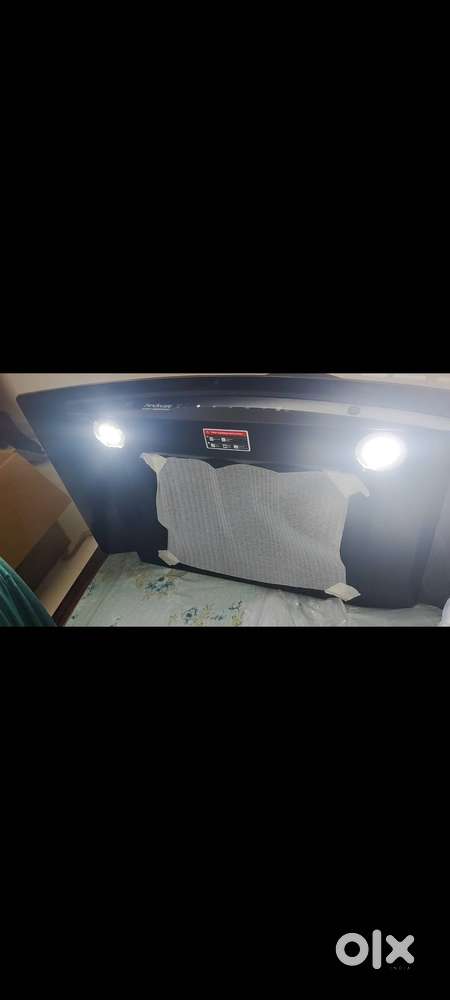 Hindware autoclean chimney age 1 mont 90 cm hand gesture power on/off