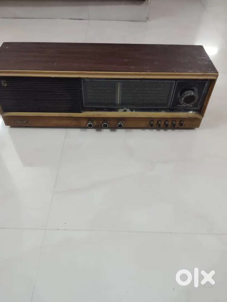 Antique Philips Radio