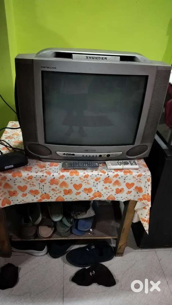 Samsung Thunder Colour Tv