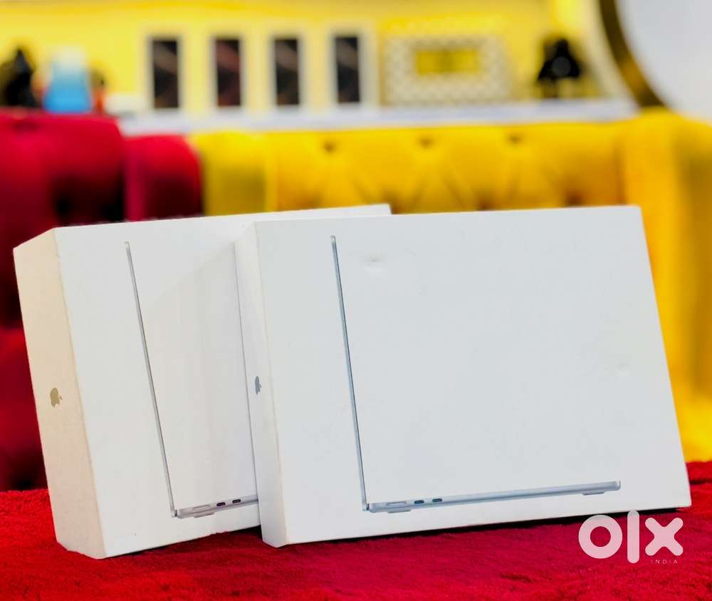 MACBOOK AIR M4 16/256GB 13inch SEALLED WITH ONE YEAR WARRANTY AND BILL