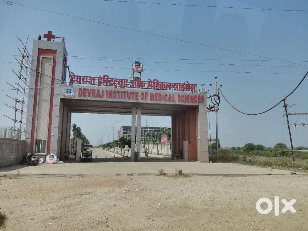 Saste rate mein plot and house available hai