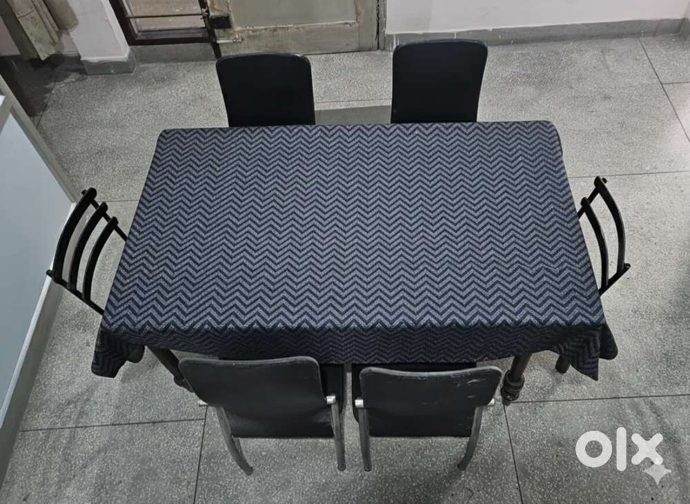 Ready-to-Use 6 Seater Dining Set at a Great Price!