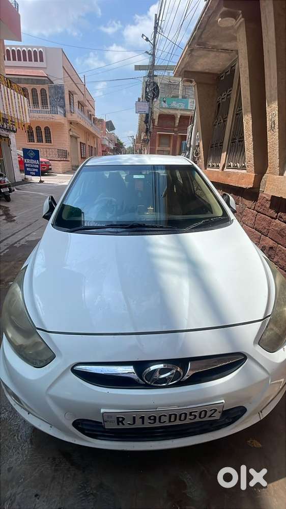 Hyundai Fluidic Verna 2012 Petrol Well Maintained