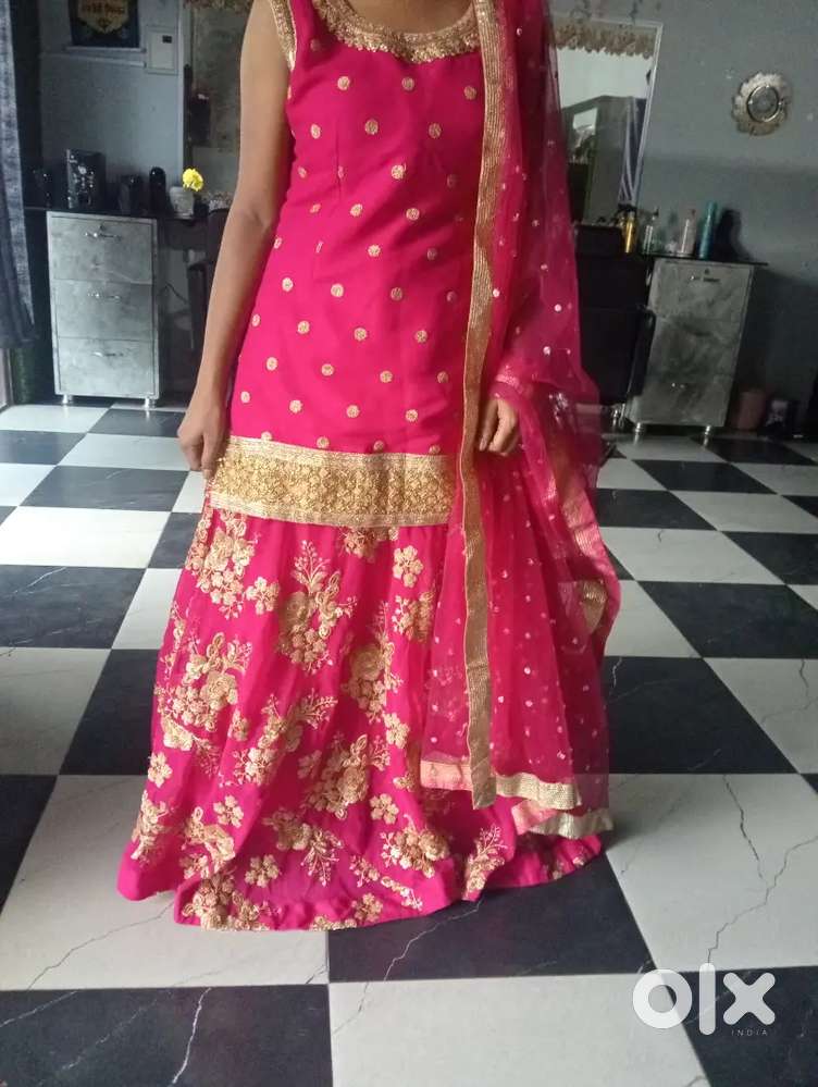 Party wear