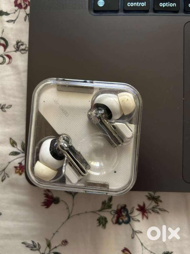 Nothing Ear (1)