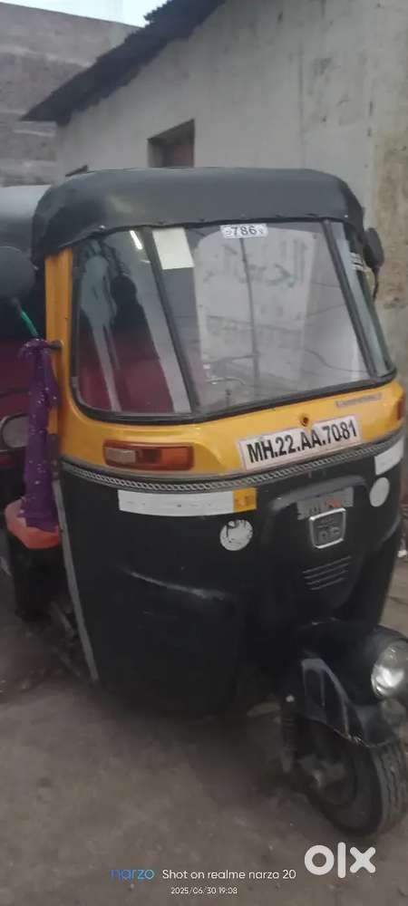 Bajaj Rear three wheeler auto model