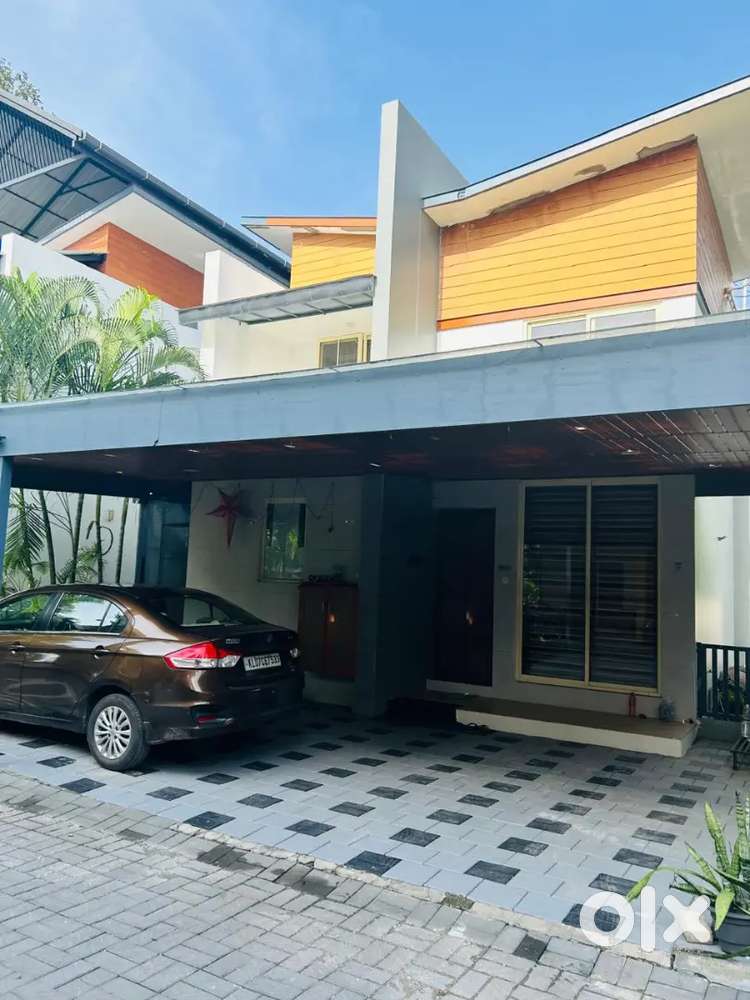 3 bhk full furnished Pool villa in Edaplalli, Gated community