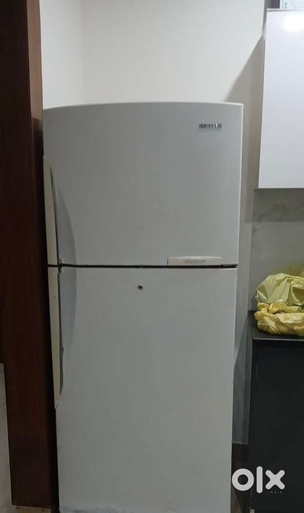 Samsung double door big fridge