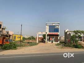 80 Gaj ka plot Hai 28 feat ka rasta Hai Highway se 100 meter Andar hai