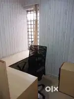 4 Workstations + Manager Table