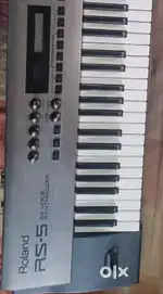 Roland  synthesizer on sell