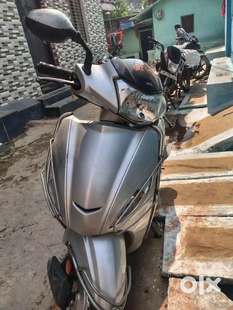 Maestro scooty in good condition contact us if you want to buy