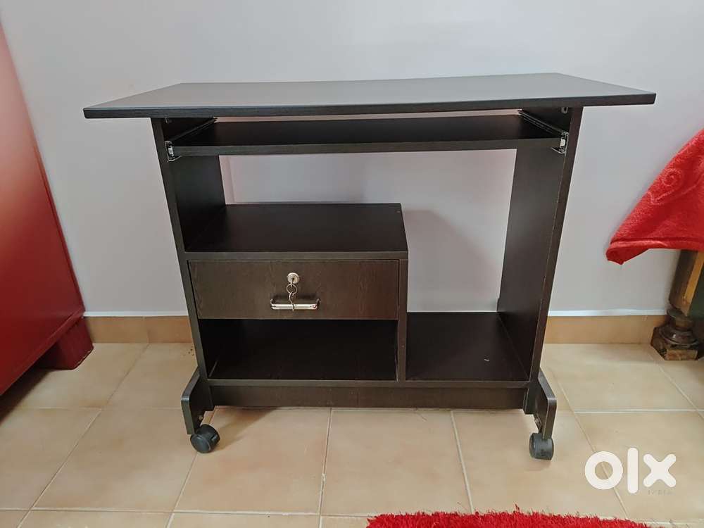 Brand new Computer table