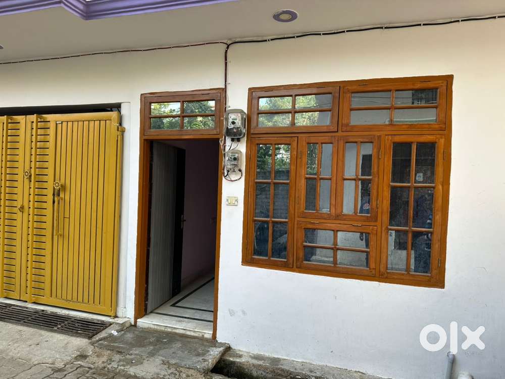 1 RK room for rent for bachelor female. No outsider allowed