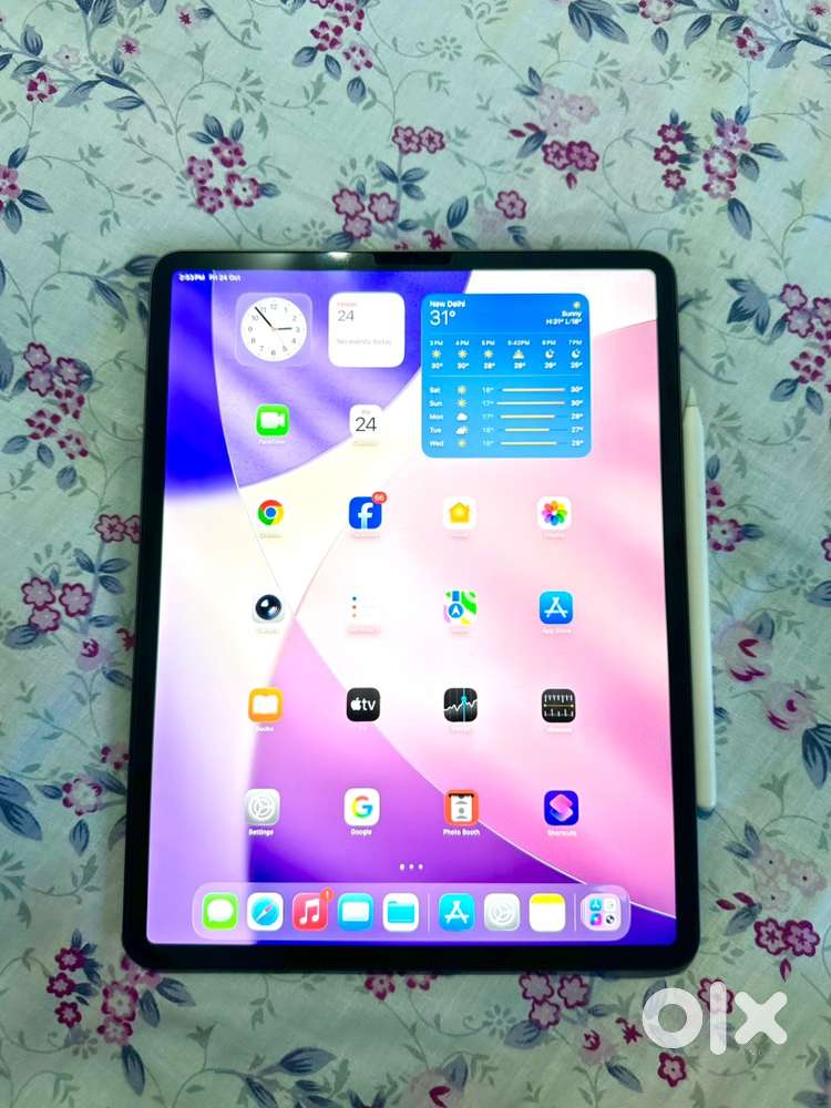 ipad pro 4th gen 12.9inch wifi only + charger adapter