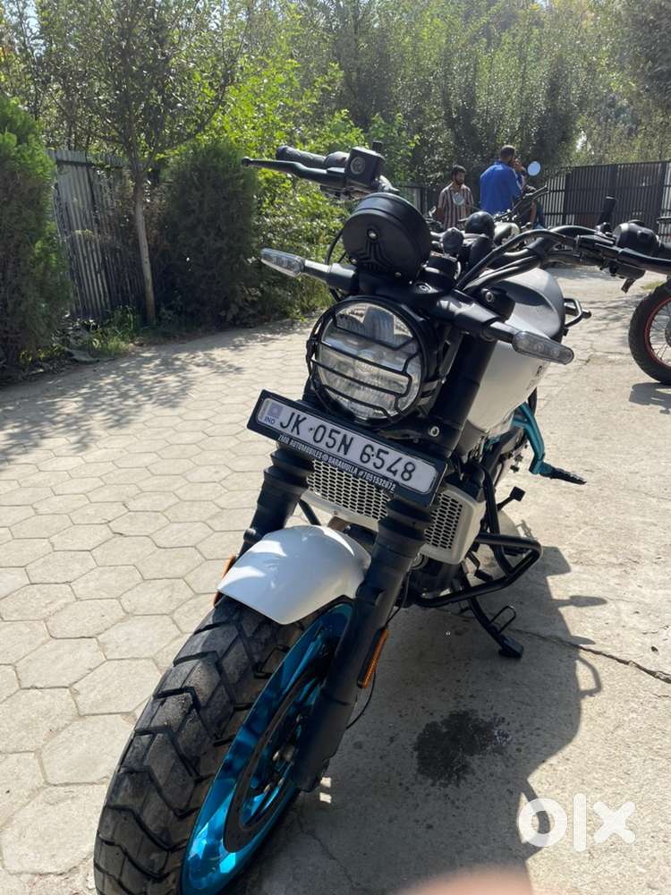 Royal enfield guerrilla 450
