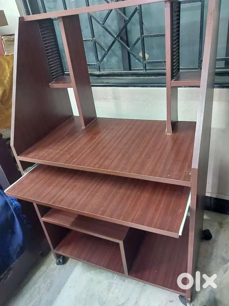 Computer table for sale,  in good condition