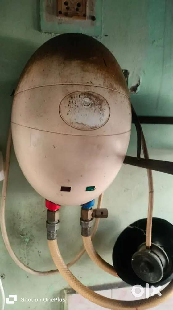 Old AO Smith instant geyser for sale