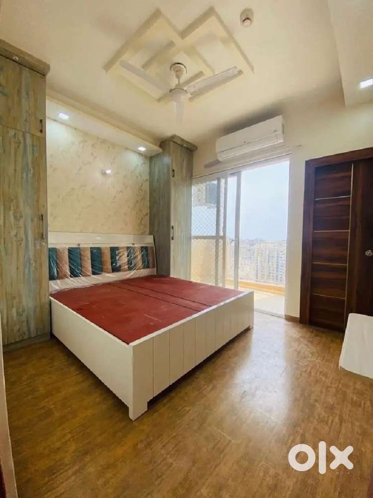 Semi furnished 3bhk luxurious flate available for sale. Ready to shift