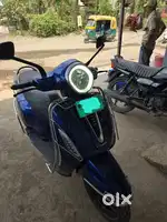 SELL CHETAK EV 2024  2ND TOP 95km true range  2443 KEY LESS MODEL BLUE