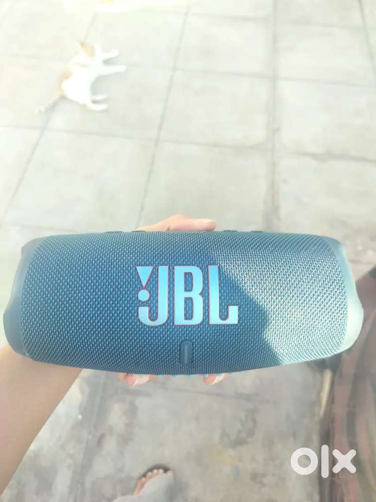 JBL Charge 5 (Unboxed, mint condition)
