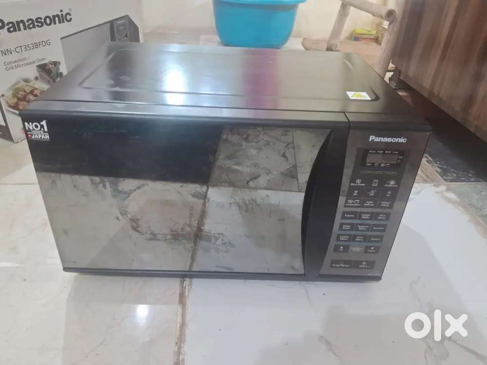 Microwave, leptop, almirah