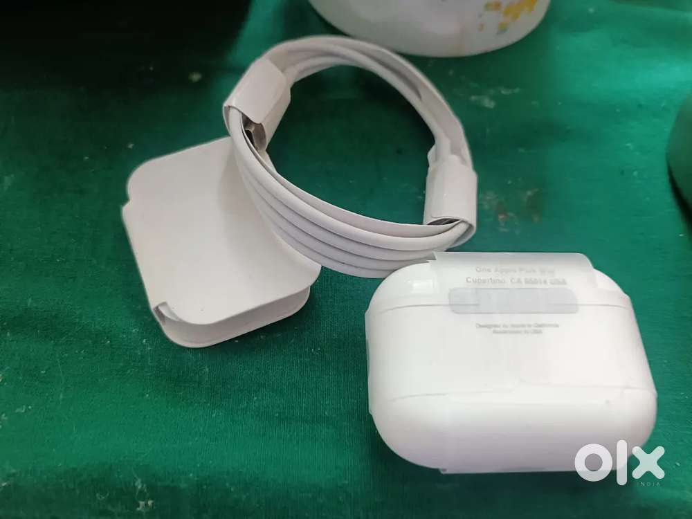 AirPods apple