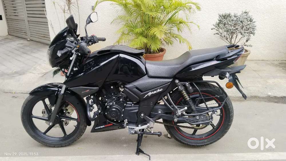 TVS APACHE RTR 160 2V