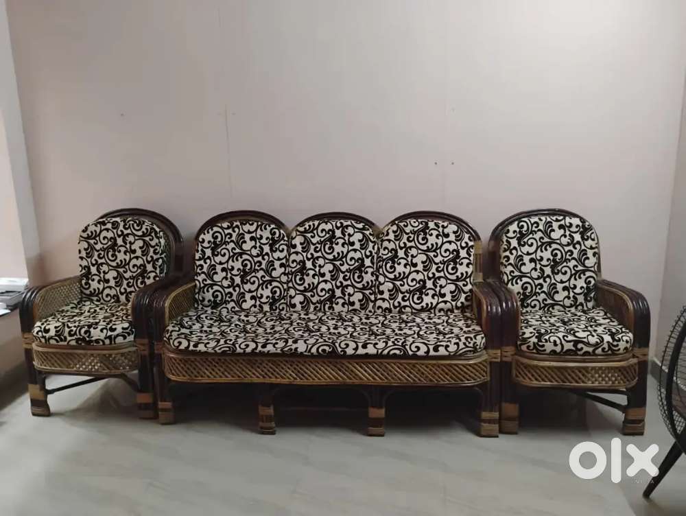 5-Seater Bamboo Sofa Set with Cushions – Durable & Classic