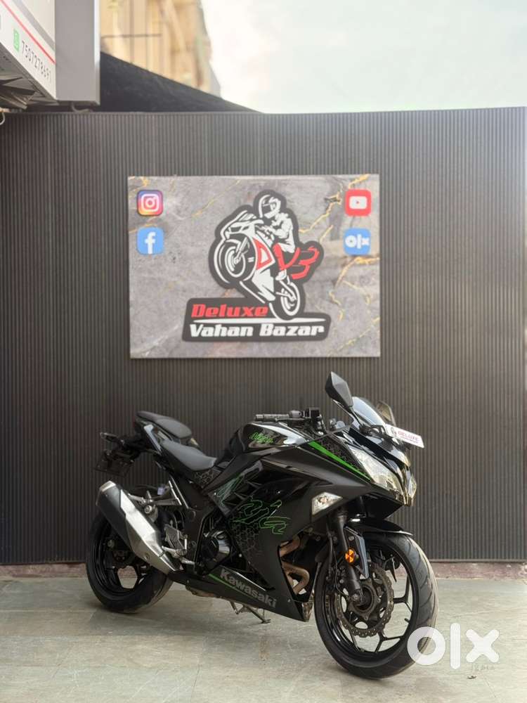 Kawasaki ninja 300 2021 owner 1 singal