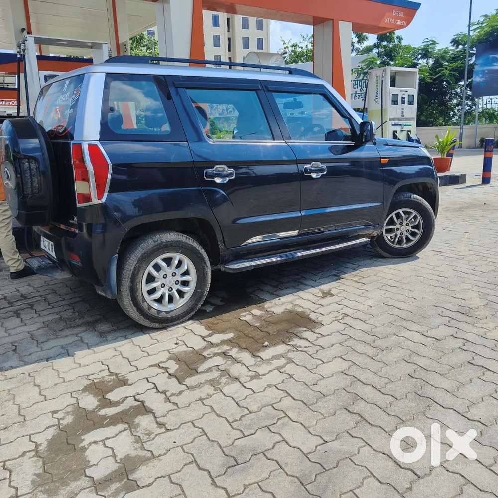 Mahindra TUV300 T8 AMT 2016 excellent condition
