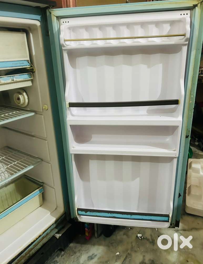 Refrigerator for Sale – Excellent Condition with Working Ice Maker