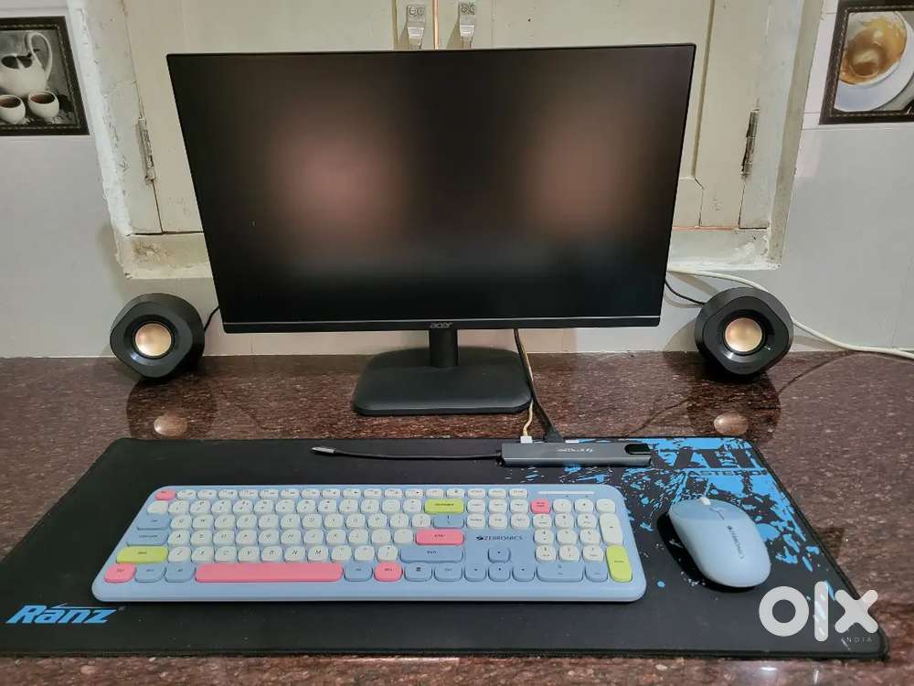 Monitor keyboard set