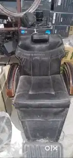 Salon chair