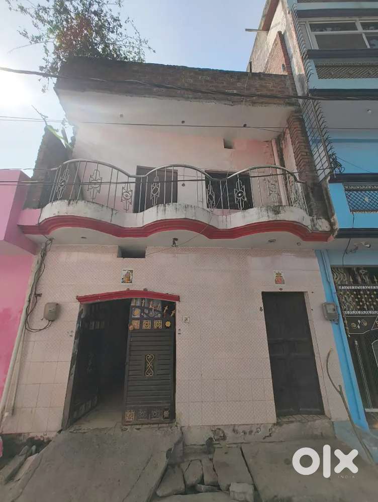 650 sq alamnagar steson 2 km! Charbagh railway 8 km