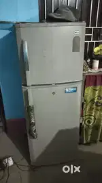 LG ka fridge hai