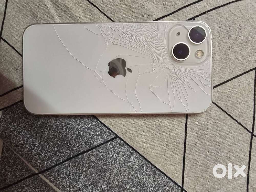 iphone 13 128 GB 3 yr old