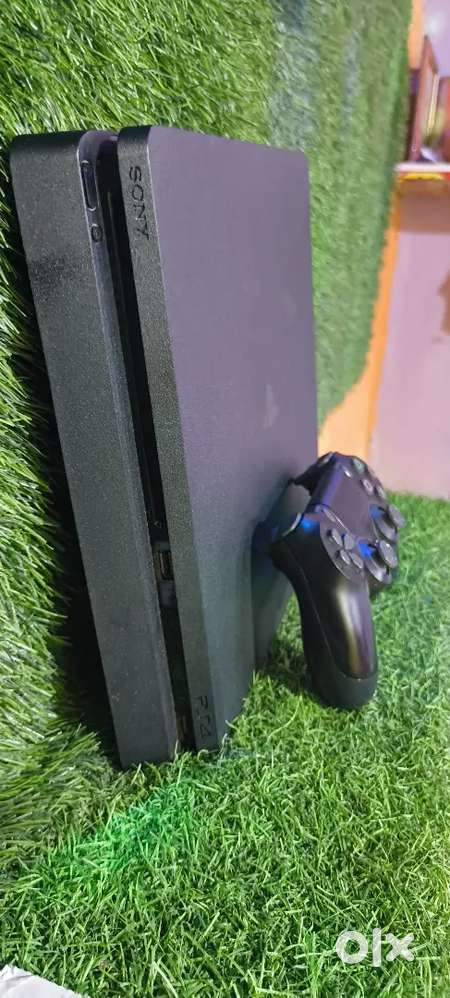 Ps4 slim 1TB with 3 games for Rent
