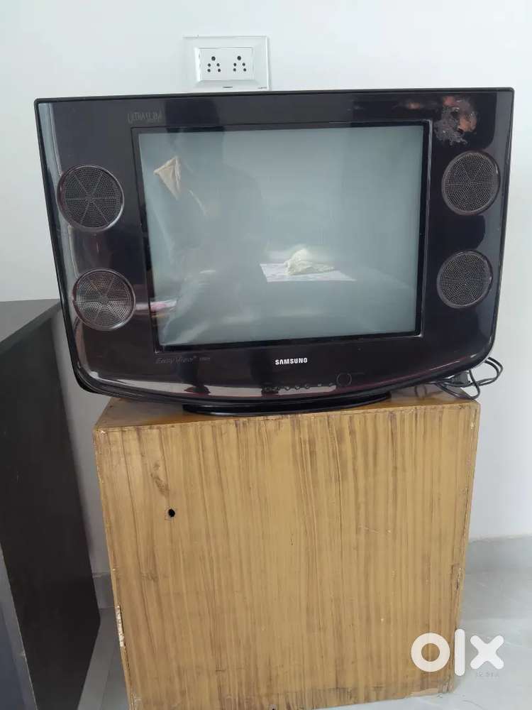 SAMSUNG TV JUST LIKE NEW