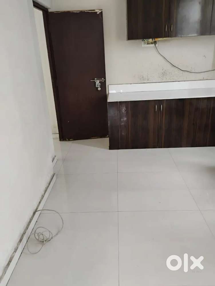 1 RK for Rent – 3rd Floor – Good Location
