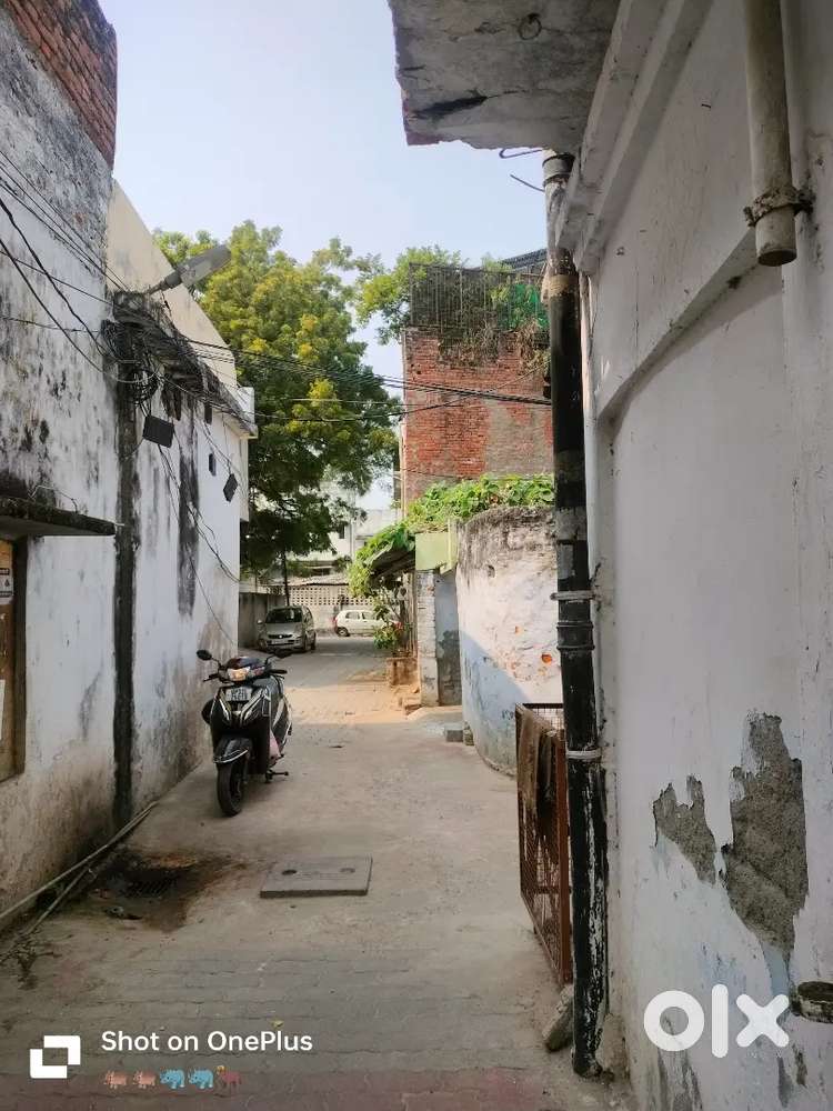 किराए पर देना है । बिजली प्रयोग के अनुसार तय होगा  ।नेगोशिएबल है।