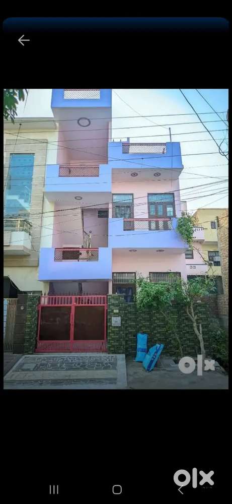 एक कमरा किराए पर खाली है