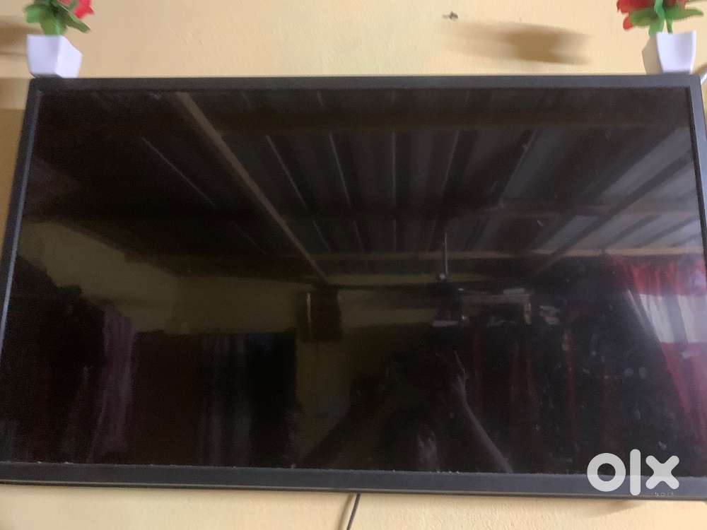 Tv is sale in urgent