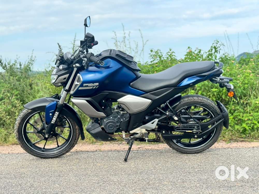 Yamaha FZS Version 3.0 (Bluetooth) Very less driven bike