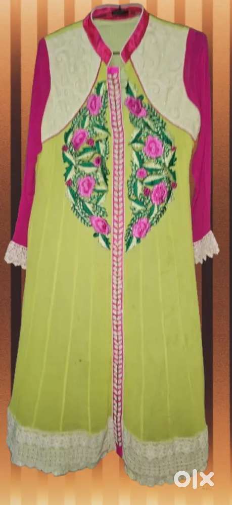 Beautiful Embroidered Long Kurti – Elegant Floral Design