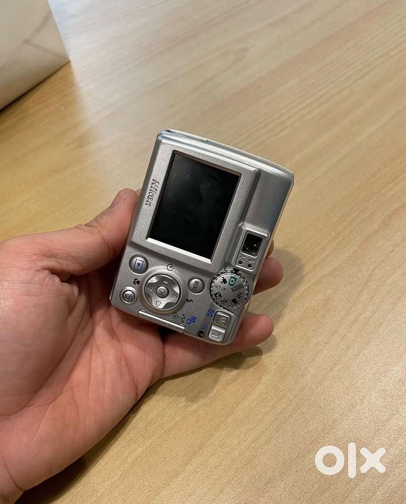 Super cute Nikon Coolpix E4600