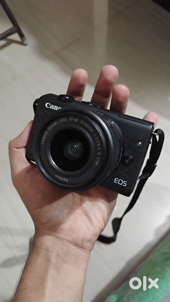 Canon eos m200