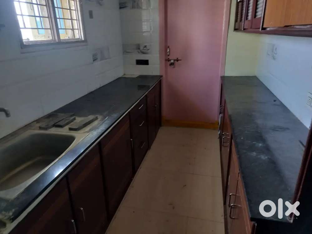 2bhk flat avbl for rent near apples wines