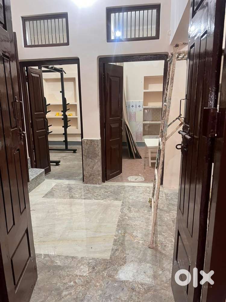 2 room plus hall plus kitchen plus bathroom plus garage set